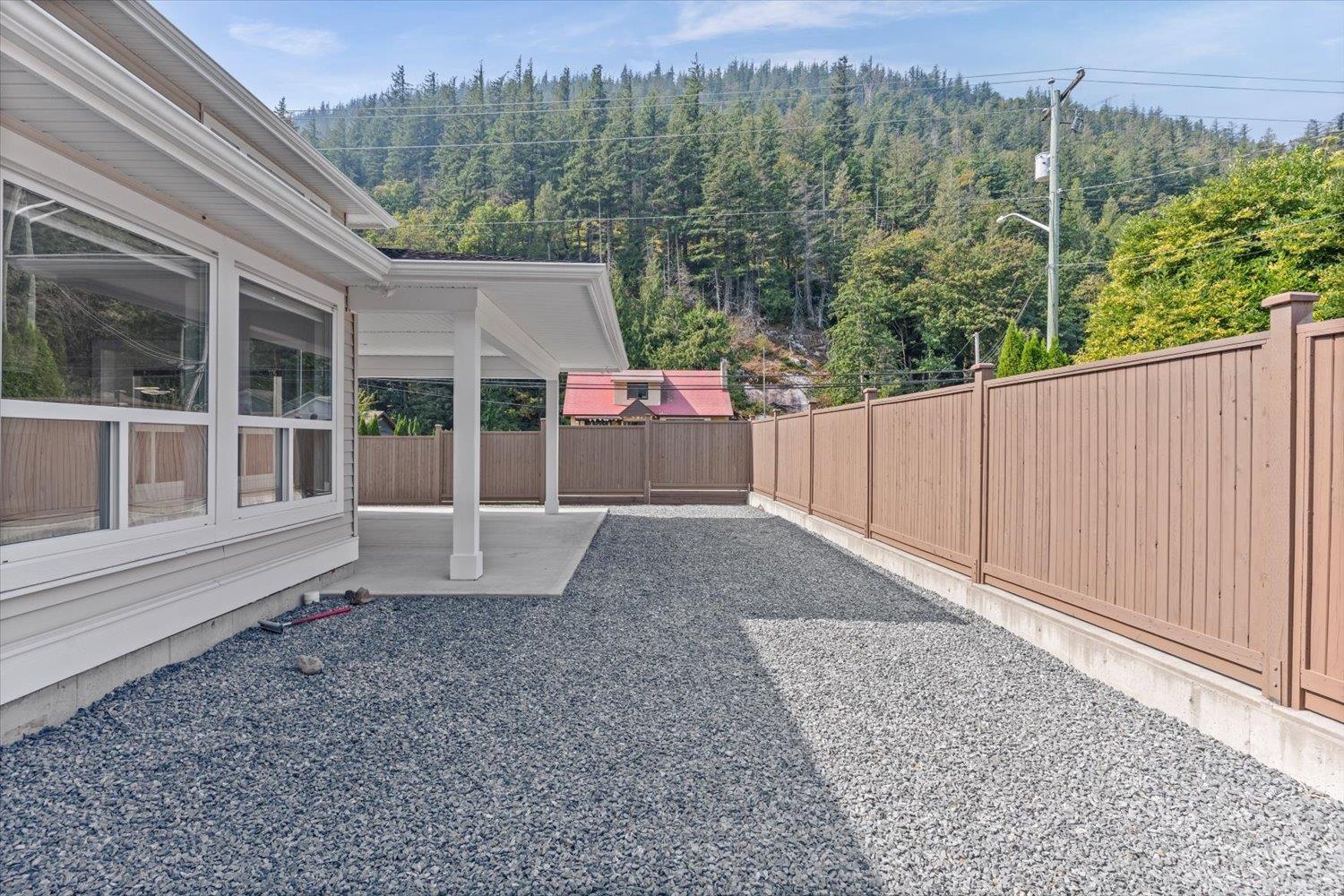 853 Willow Place, Harrison Hot Springs, Harrison Hot Springs, British Columbia  V0M 1K0 - Photo 34 - R3046602