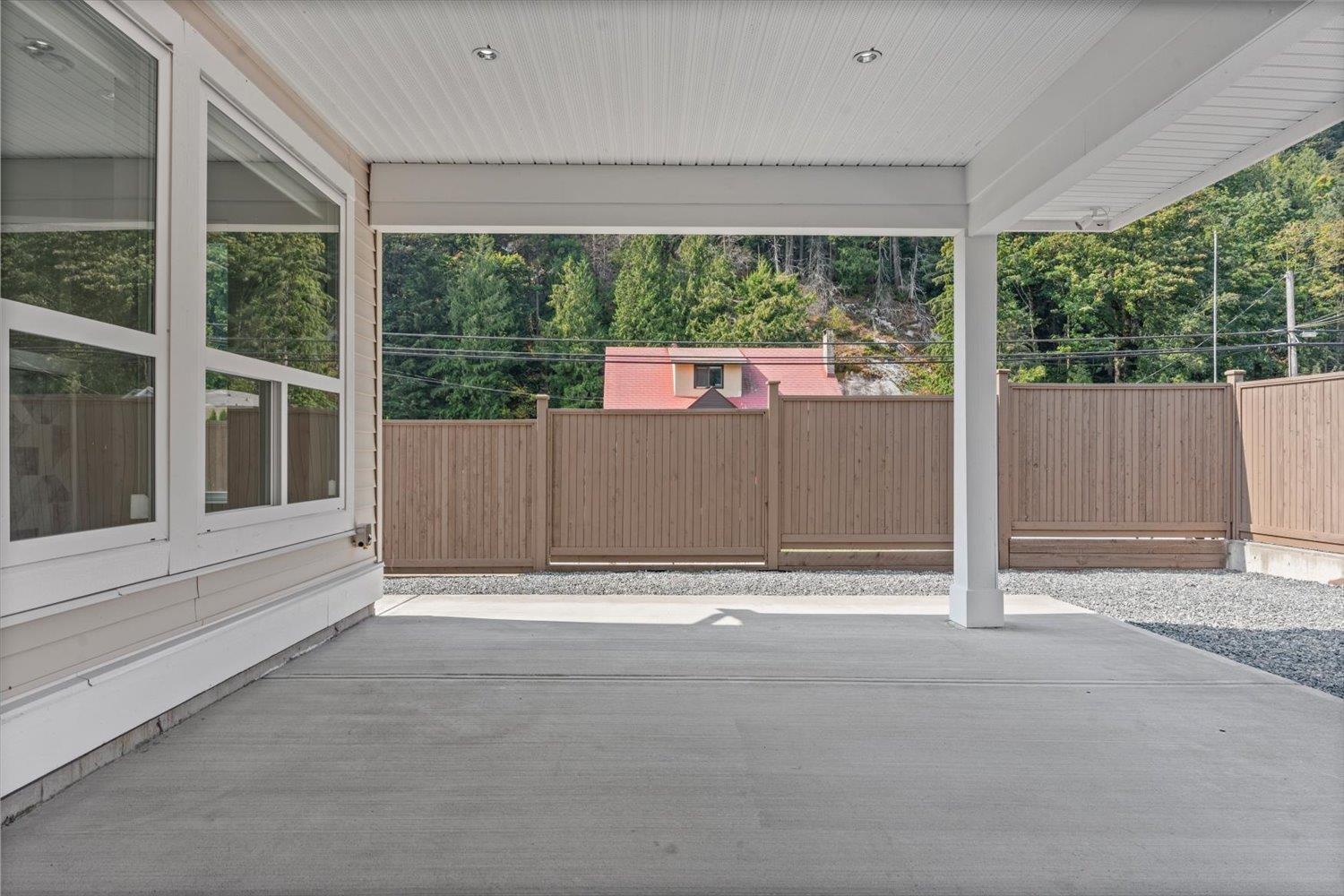 853 Willow Place, Harrison Hot Springs, Harrison Hot Springs, British Columbia  V0M 1K0 - Photo 32 - R3046602