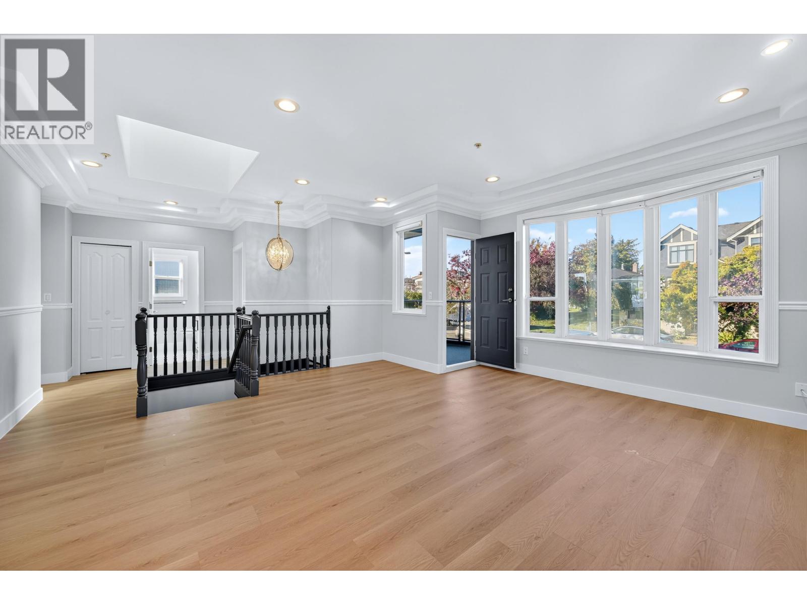 392 E 63rd Avenue, Vancouver, British Columbia  V5X 2J9 - Photo 5 - R3059373