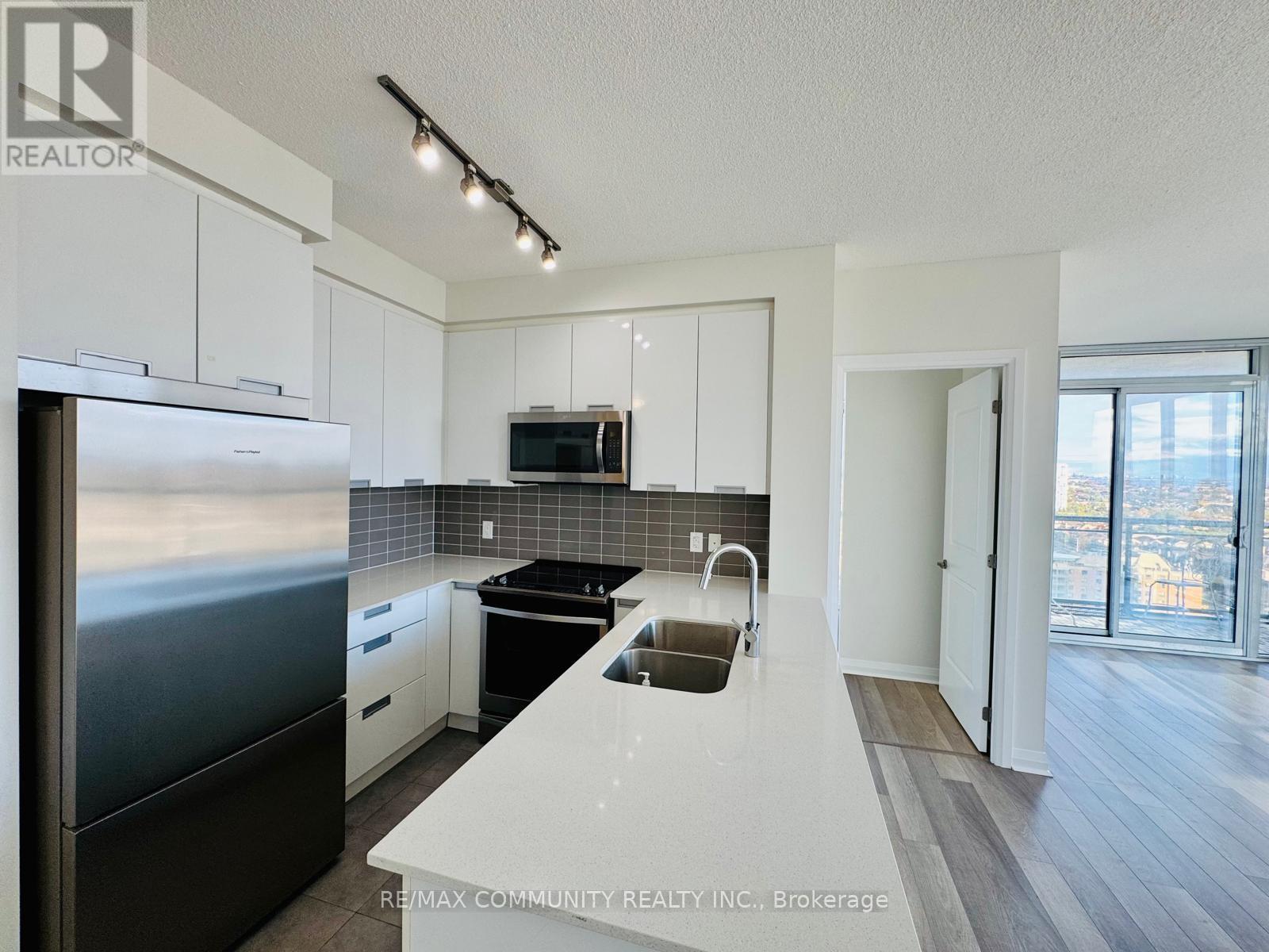 2002 - 5025 Four Springs Avenue, Mississauga, Ontario L5R 0G5 - Photo 2 - W12543678