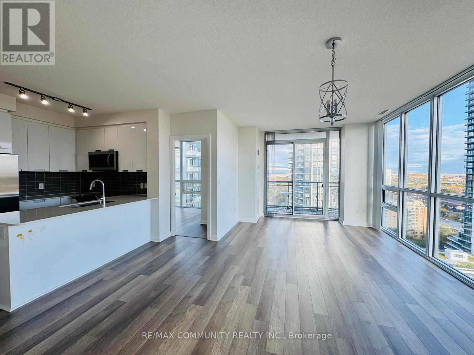 2002 - 5025 Four Springs Avenue, Mississauga, Ontario L5R 0G5 - Photo 3 - W12543678