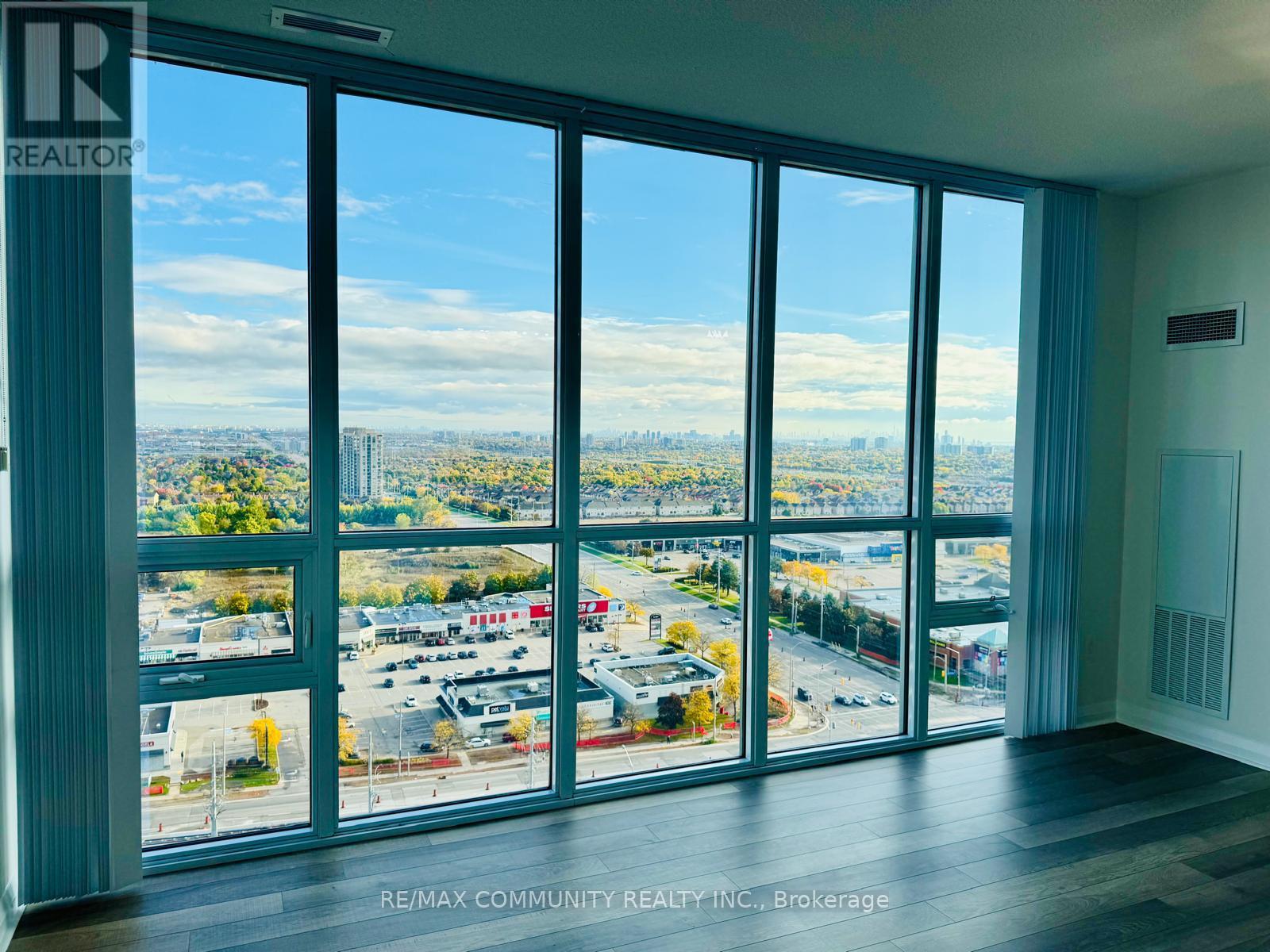 2002 - 5025 Four Springs Avenue, Mississauga, Ontario L5R 0G5 - Photo 4 - W12543678