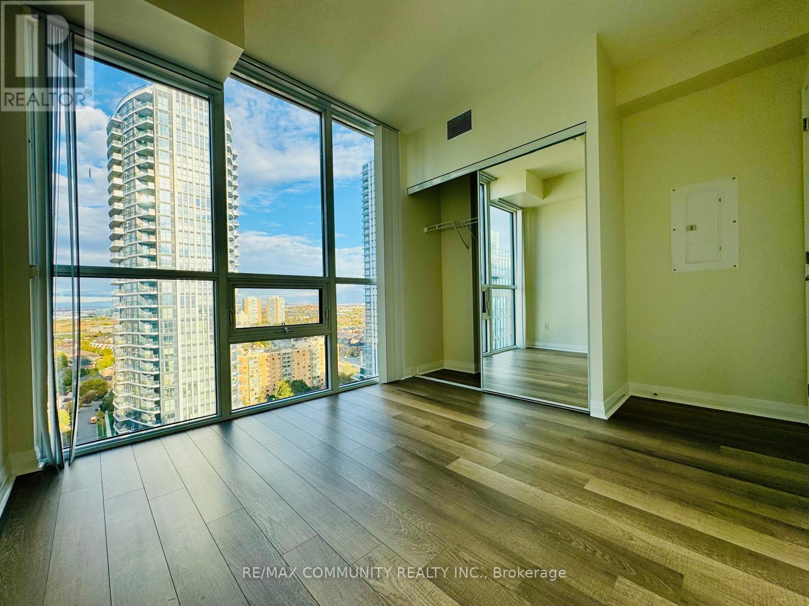 2002 - 5025 Four Springs Avenue, Mississauga, Ontario L5R 0G5 - Photo 7 - W12543678