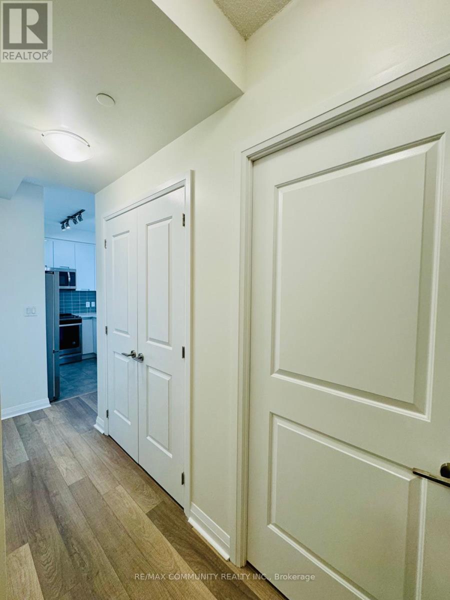 2002 - 5025 Four Springs Avenue, Mississauga, Ontario L5R 0G5 - Photo 9 - W12543678