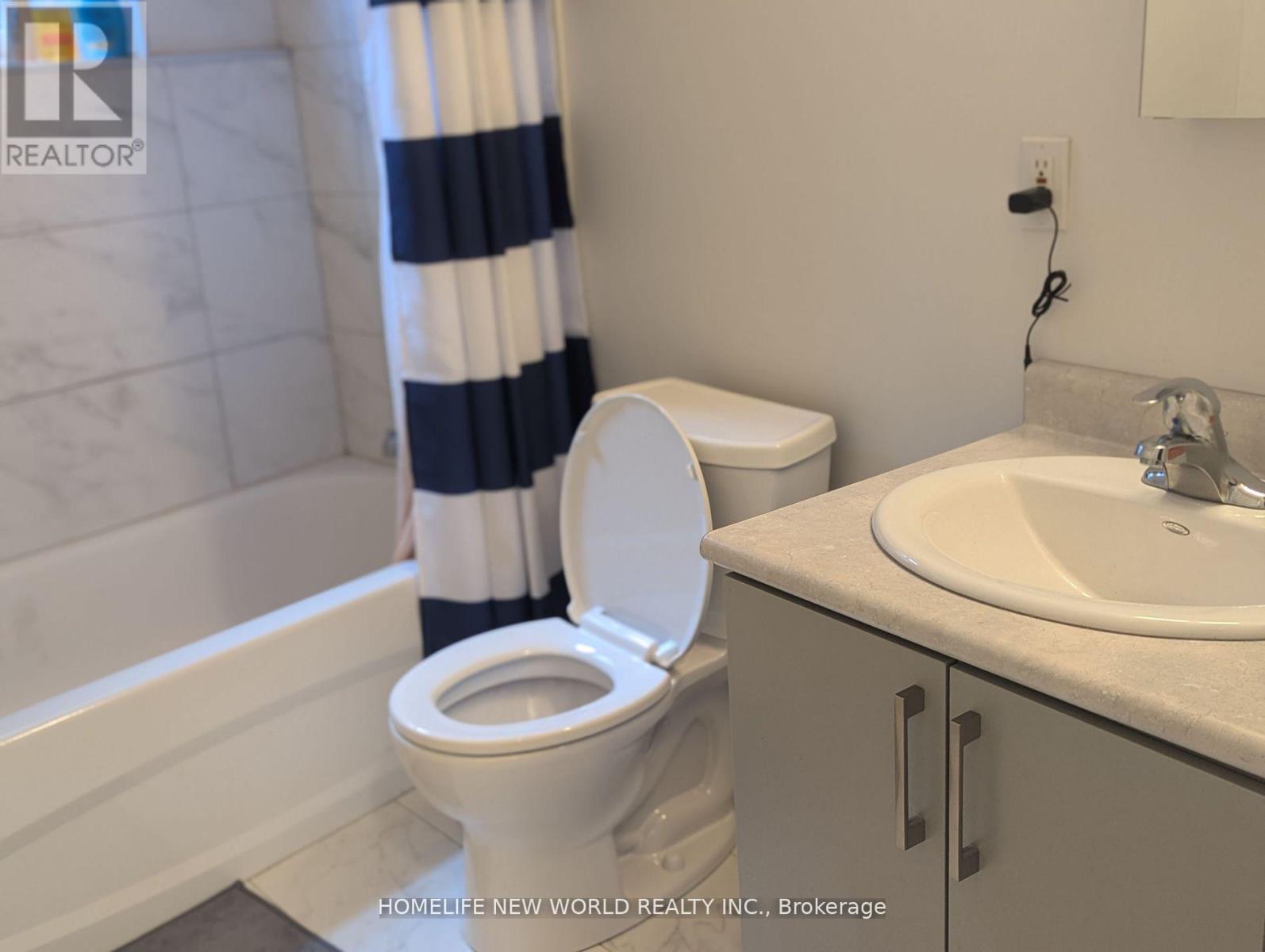 2b - 2218 Dundas Street W, Toronto, Ontario  M6R 1X3 - Photo 13 - W12543680