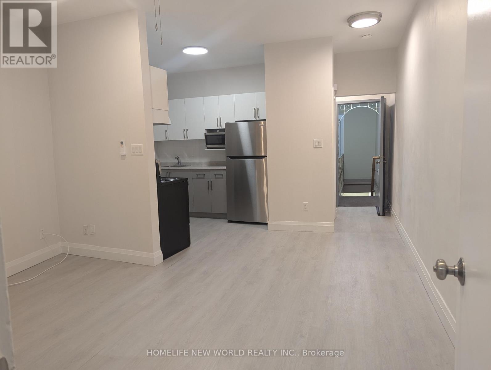 2b - 2218 Dundas Street W, Toronto, Ontario  M6R 1X3 - Photo 2 - W12543680