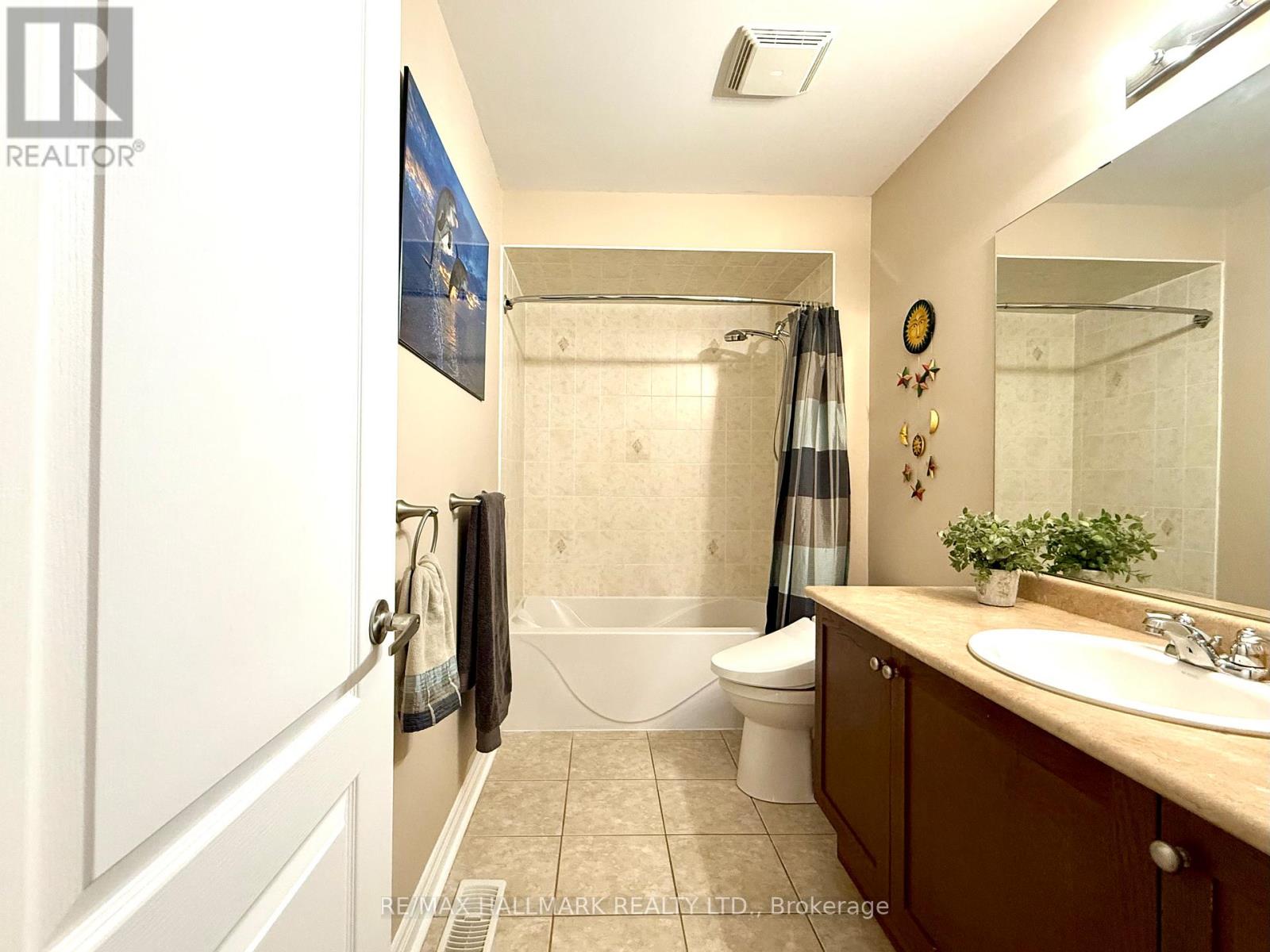 242 Karl Rose Trail, Newmarket, Ontario  L3X 3J2 - Photo 25 - N12542264