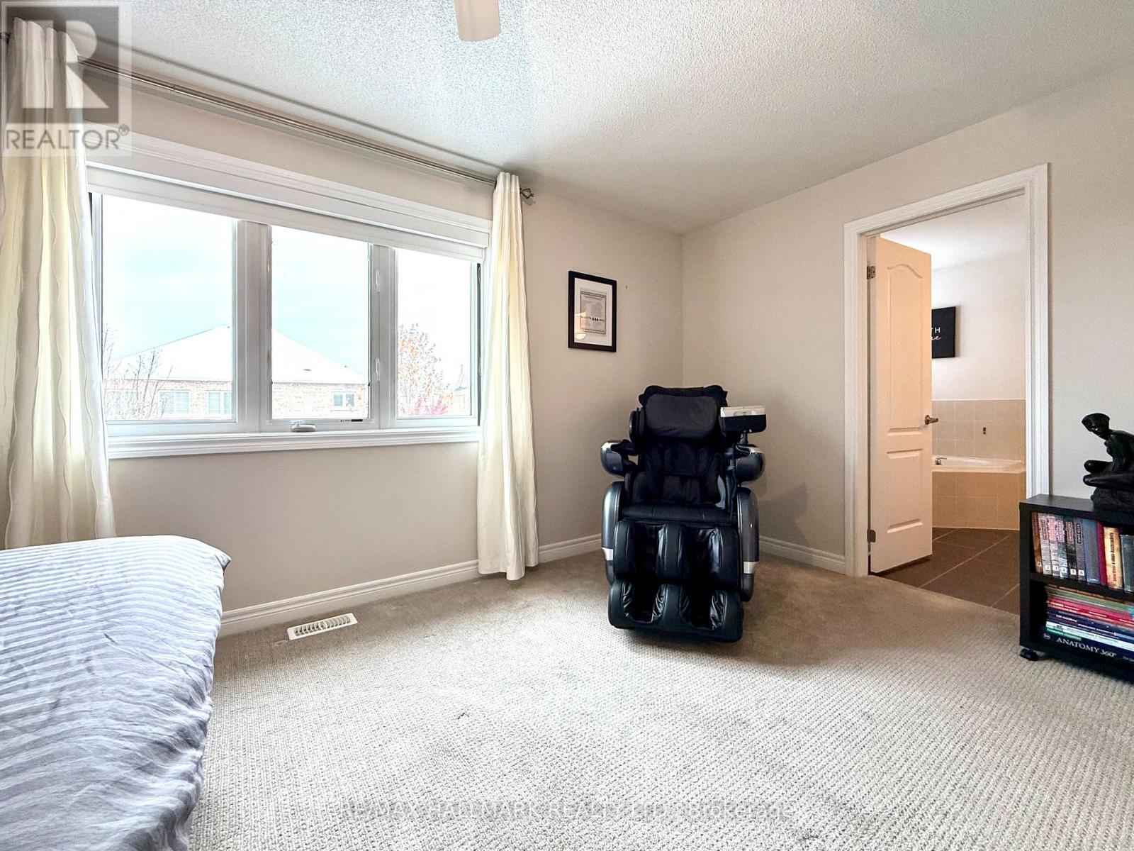 242 Karl Rose Trail, Newmarket, Ontario  L3X 3J2 - Photo 32 - N12542264