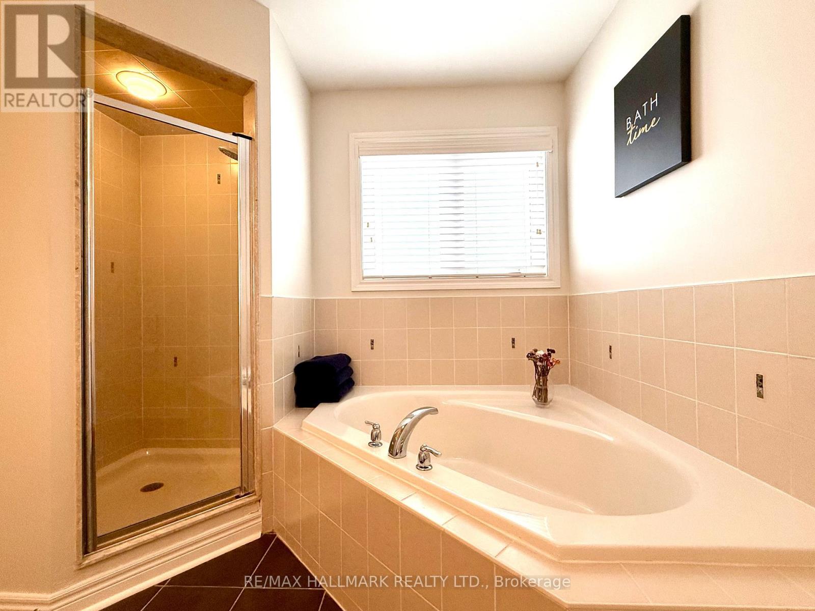 242 Karl Rose Trail, Newmarket, Ontario  L3X 3J2 - Photo 34 - N12542264