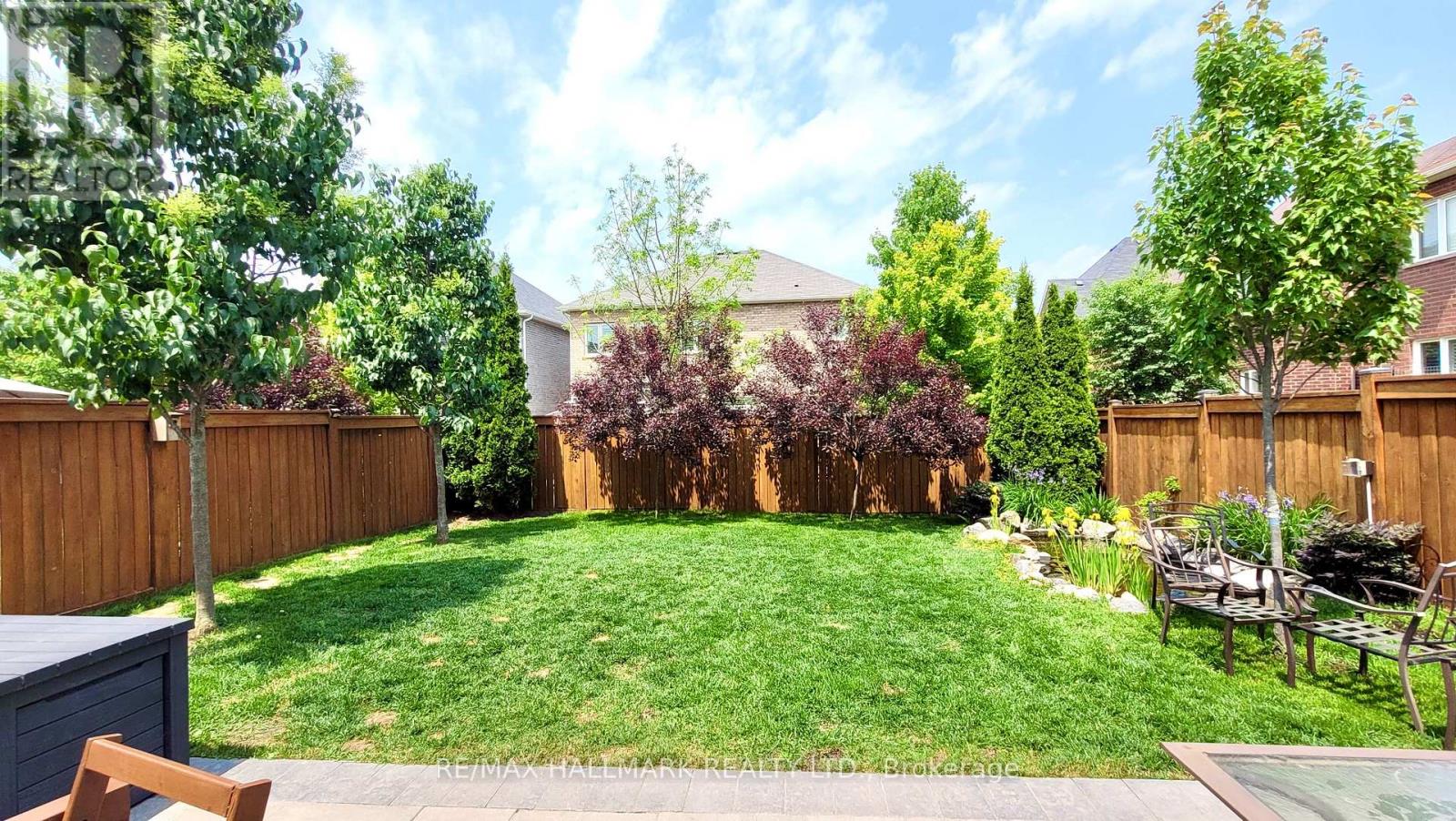 242 Karl Rose Trail, Newmarket, Ontario  L3X 3J2 - Photo 49 - N12542264