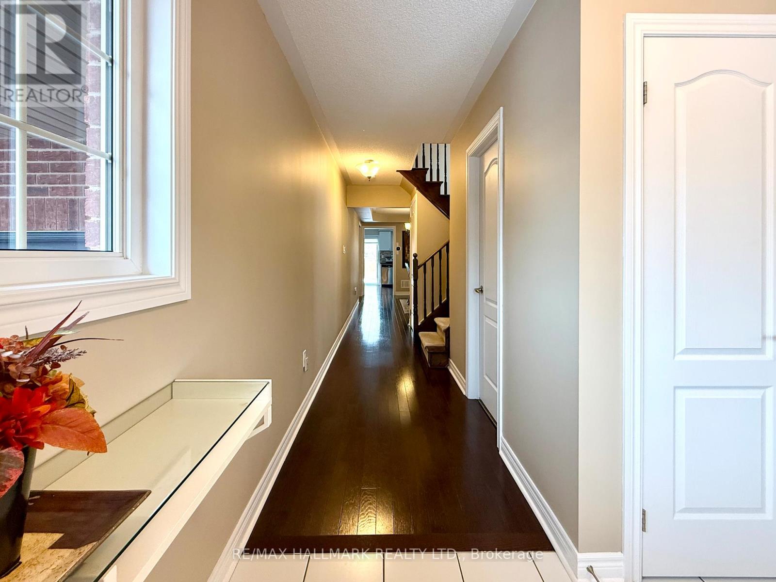 242 Karl Rose Trail, Newmarket, Ontario  L3X 3J2 - Photo 5 - N12542264