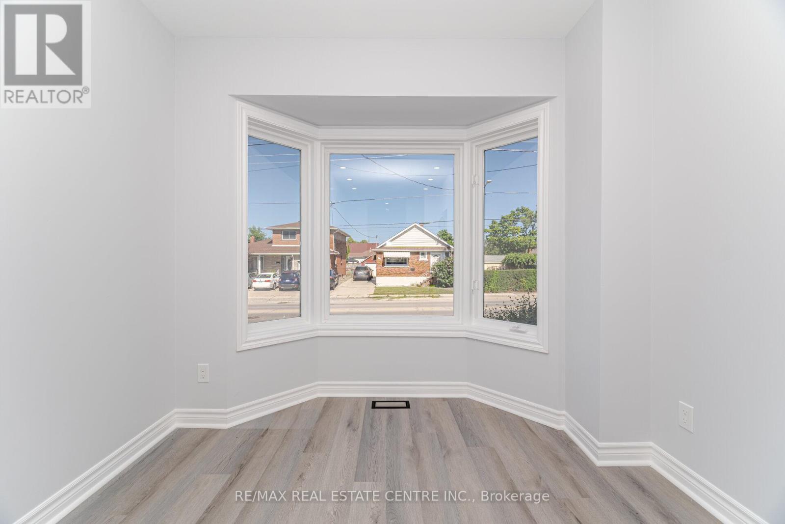 233b Vine Street, St. Catharines, Ontario  L2M 4S9 - Photo 10 - X12543650