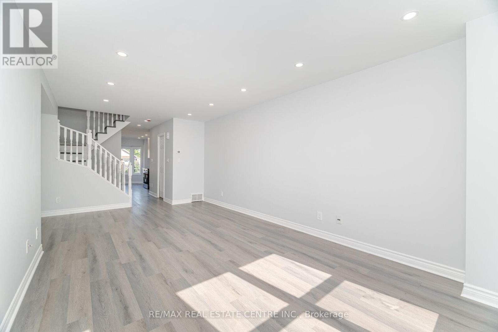 233b Vine Street, St. Catharines, Ontario  L2M 4S9 - Photo 16 - X12543650