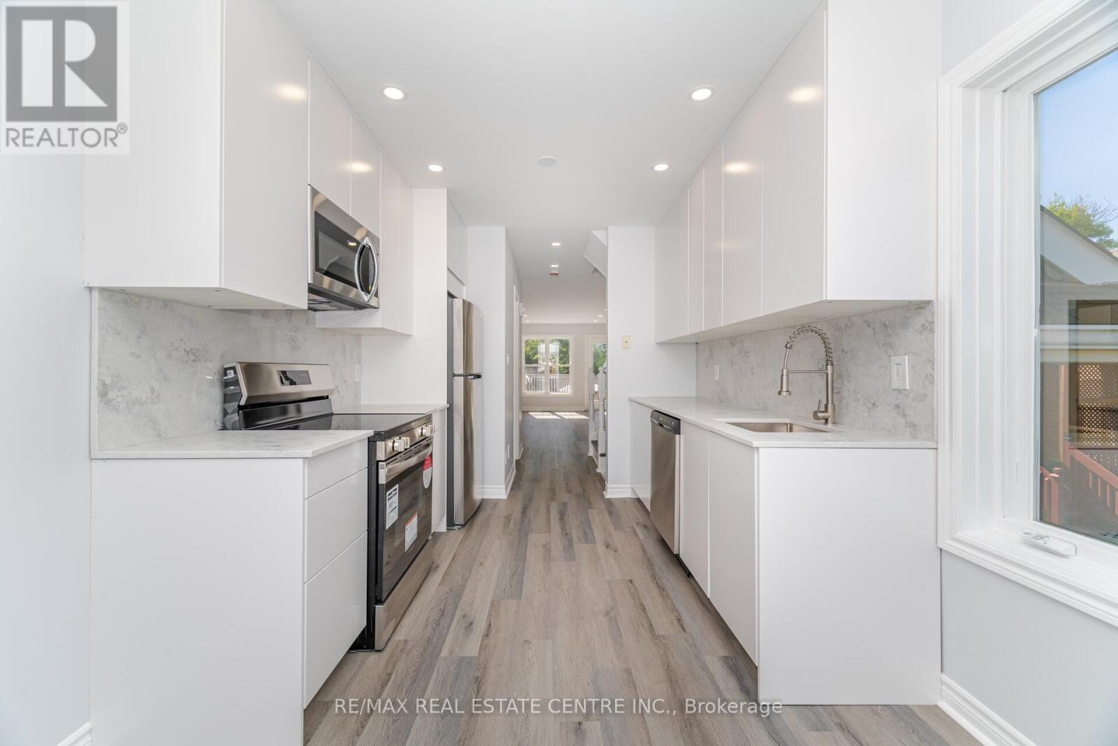 233b Vine Street, St. Catharines, Ontario  L2M 4S9 - Photo 6 - X12543650