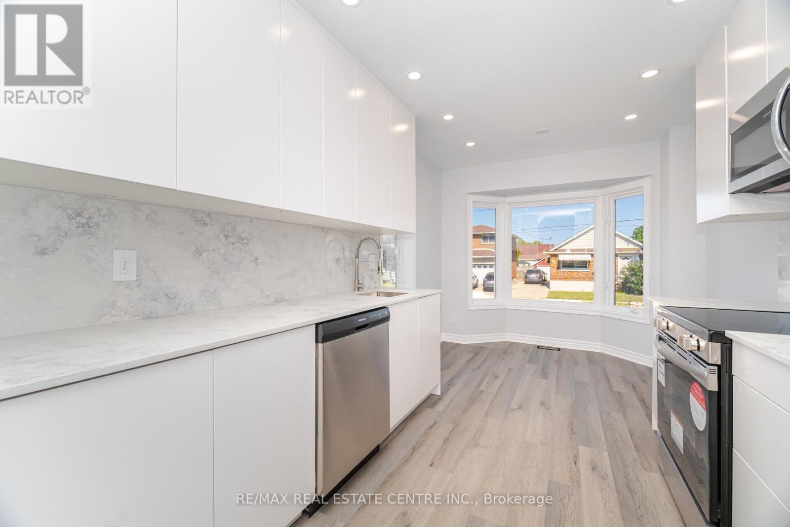 233b Vine Street, St. Catharines, Ontario  L2M 4S9 - Photo 7 - X12543650