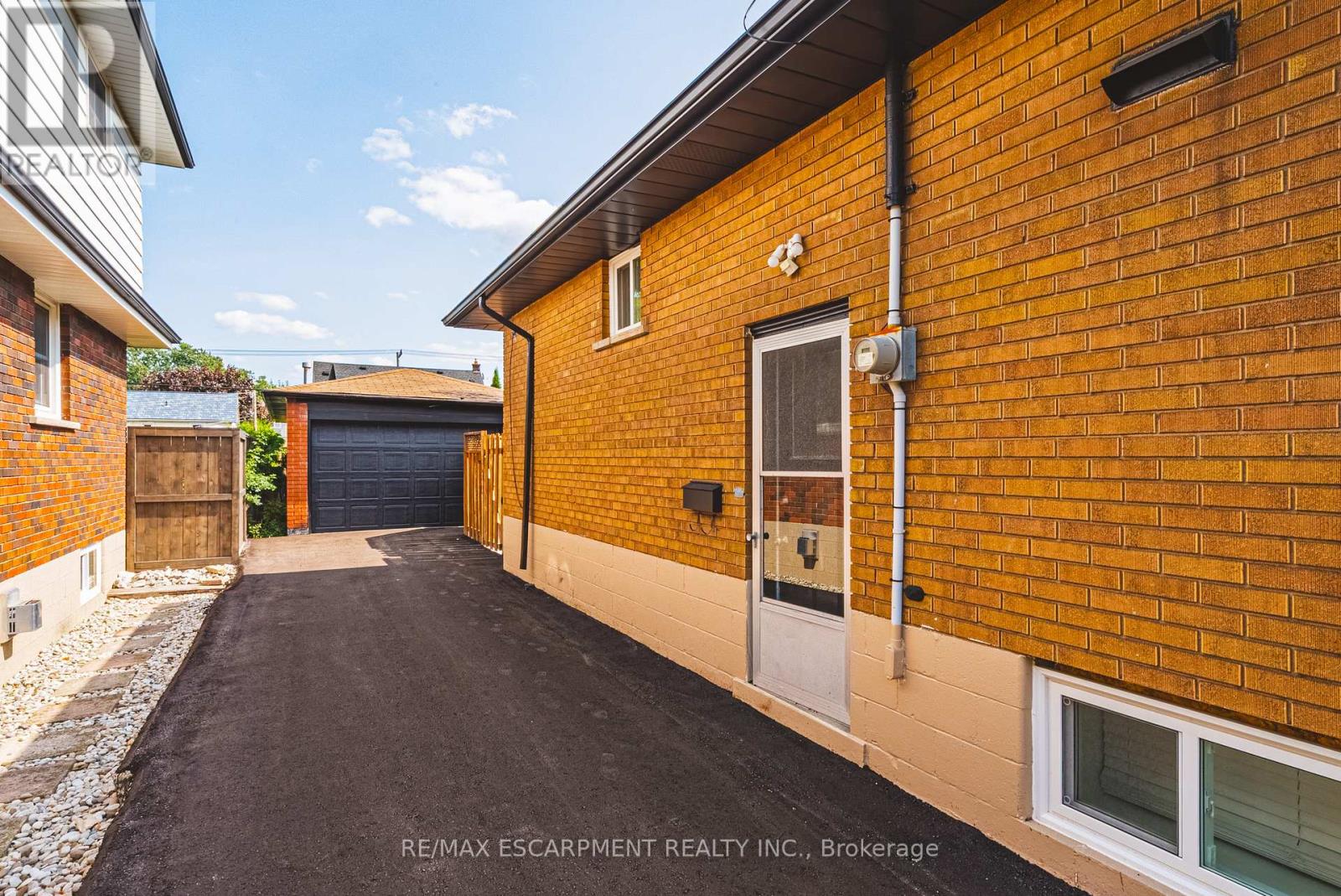 131 Welbourn Drive, Hamilton, Ontario L9A 3N5 - Photo 39 - X12543654