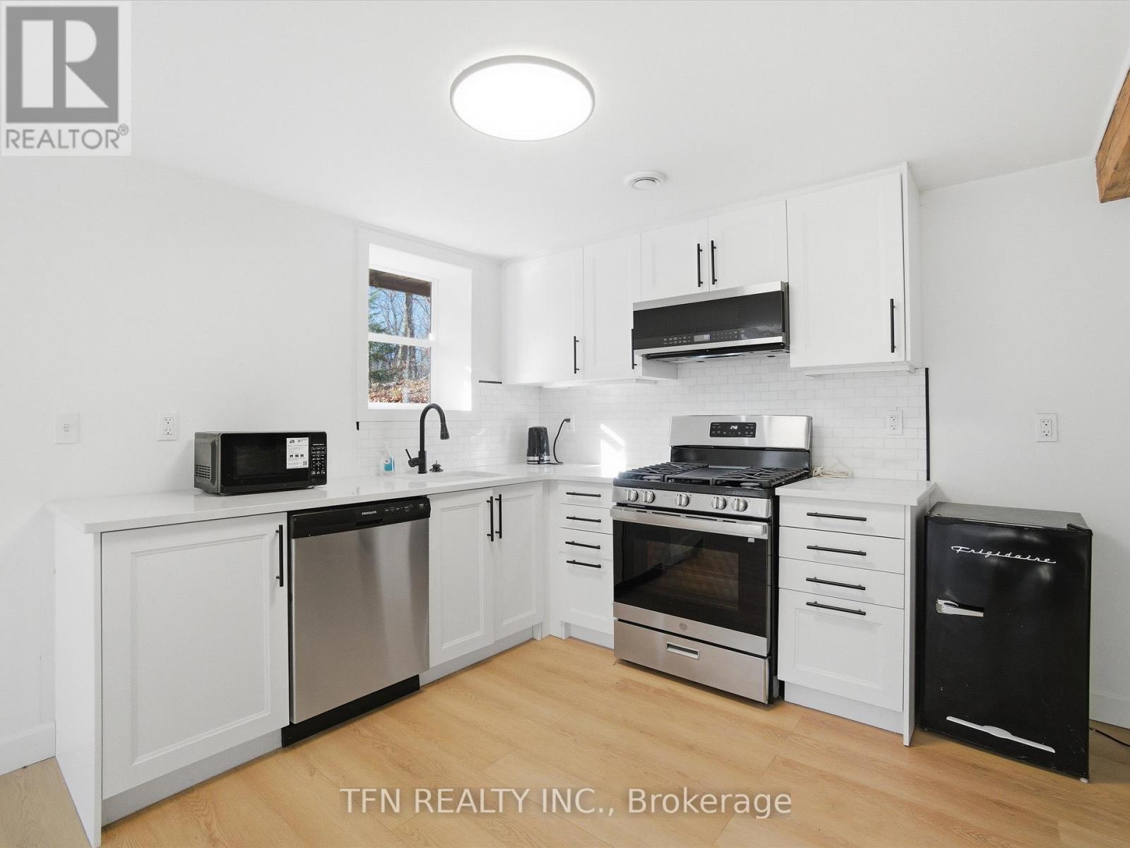 657 Relative Road, Armour, Ontario  P0A 1C0 - Photo 3 - X12543656