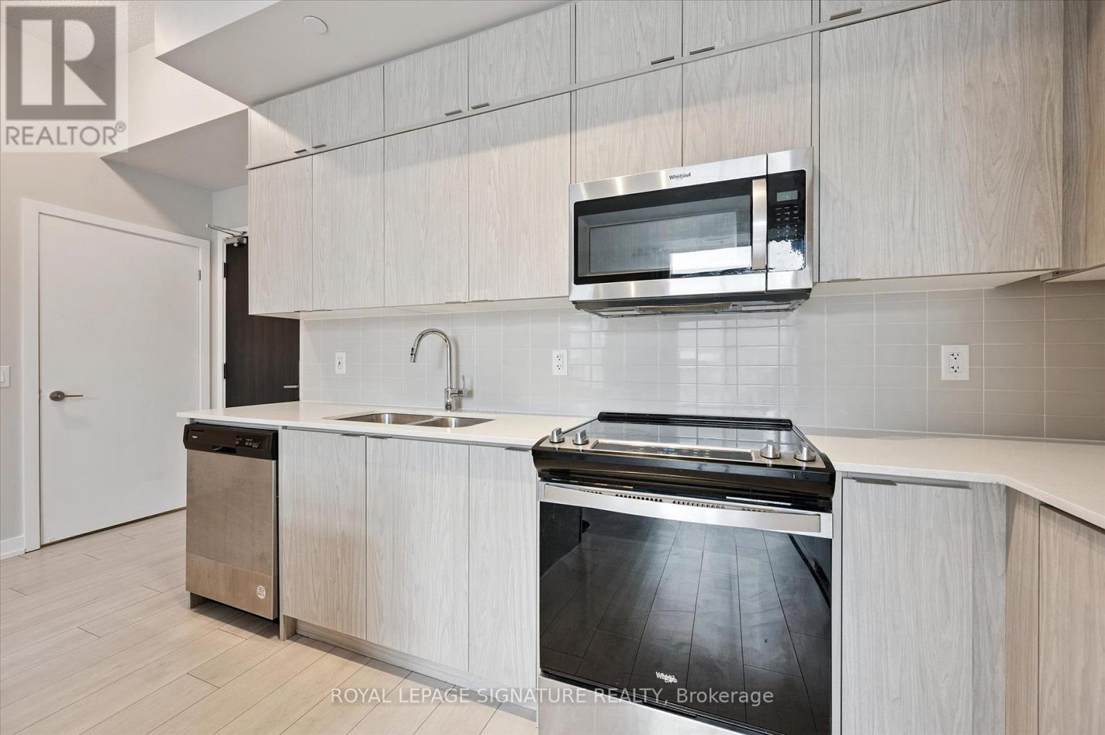 433 - 55 Duke Street W, Kitchener, Ontario N2H 0C9 - Photo 11 - X12543698