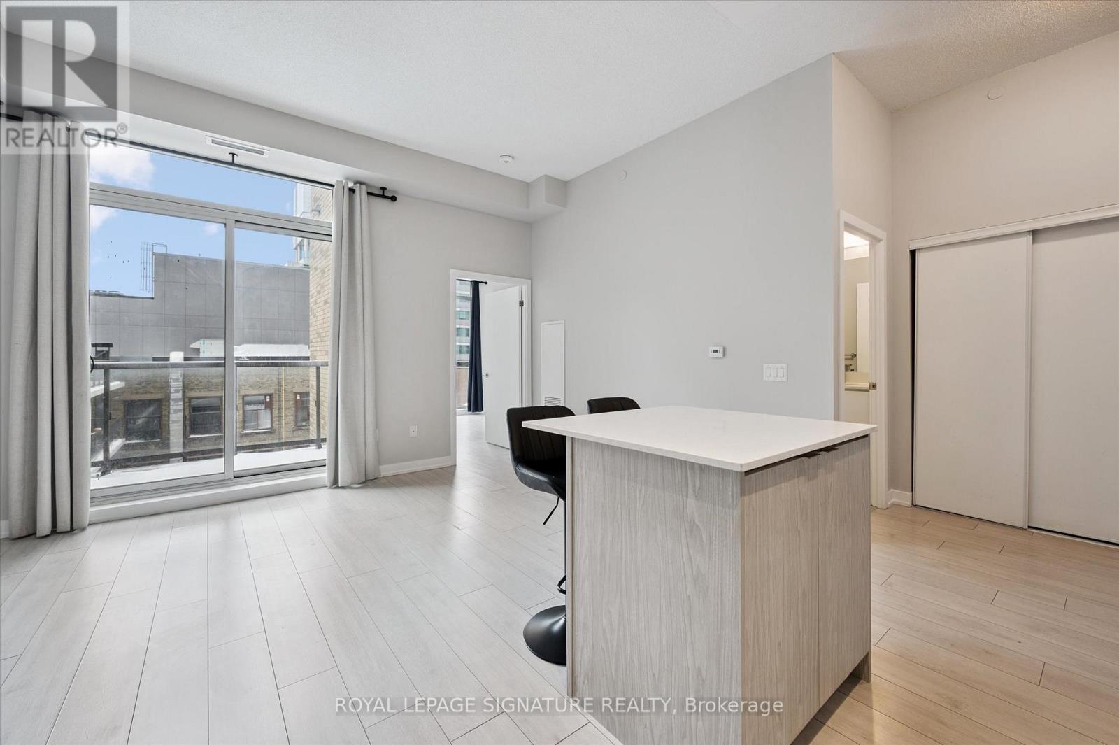 433 - 55 Duke Street W, Kitchener, Ontario N2H 0C9 - Photo 12 - X12543698