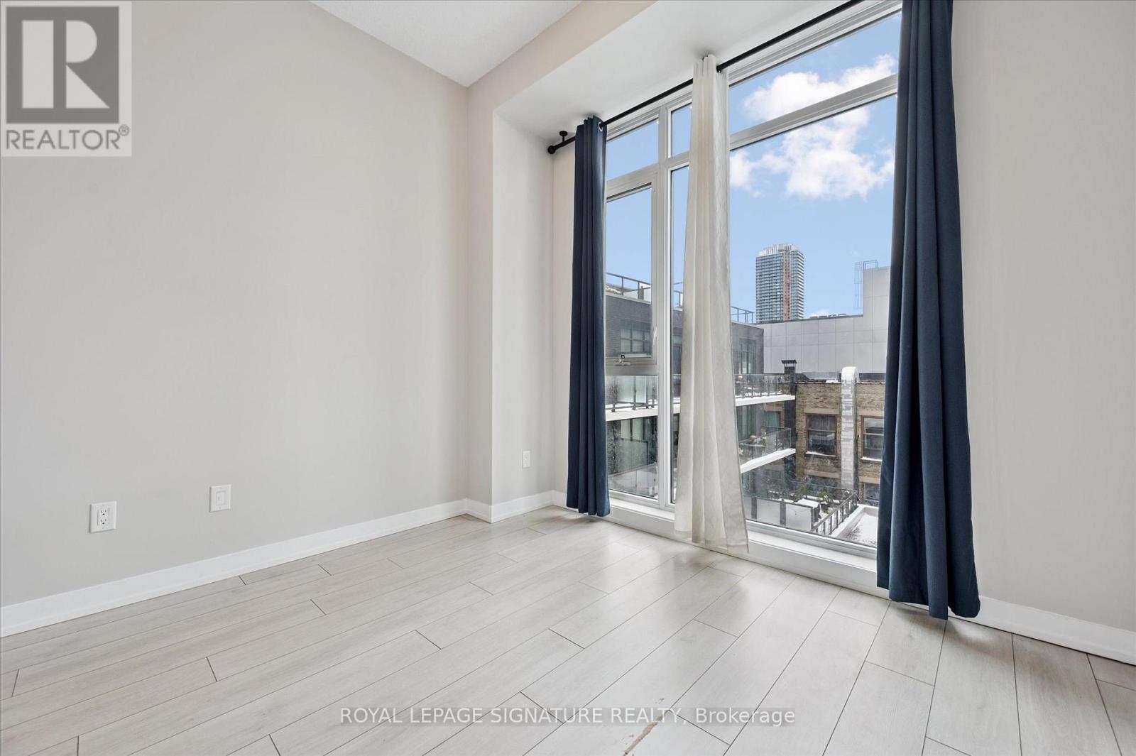 433 - 55 Duke Street W, Kitchener, Ontario N2H 0C9 - Photo 14 - X12543698