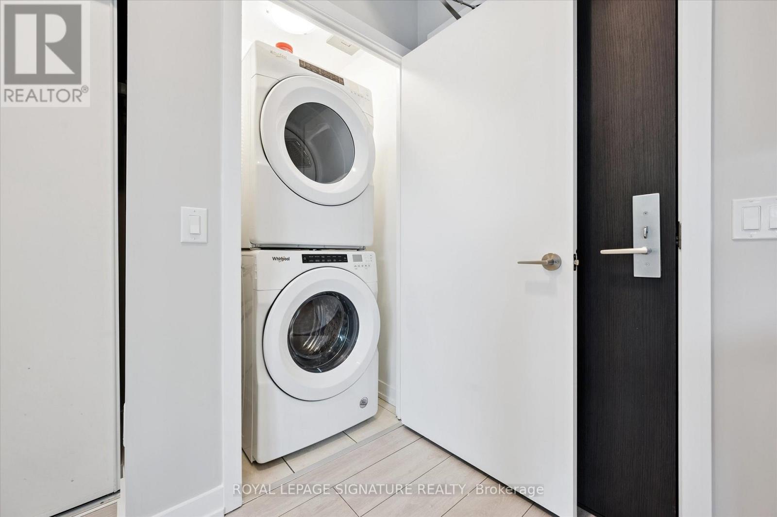 433 - 55 Duke Street W, Kitchener, Ontario N2H 0C9 - Photo 18 - X12543698