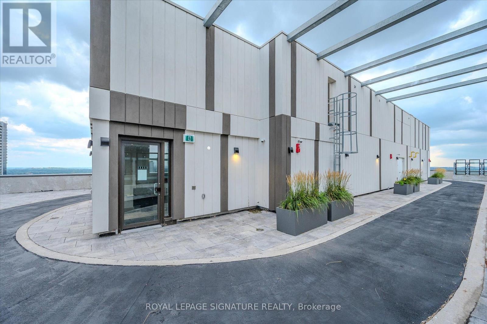 433 - 55 Duke Street W, Kitchener, Ontario N2H 0C9 - Photo 28 - X12543698