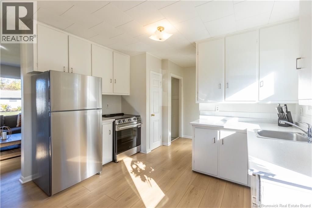 4-4a Jones Avenue, Sackville, New Brunswick  E4L 3Y6 - Photo 3 - NB128583