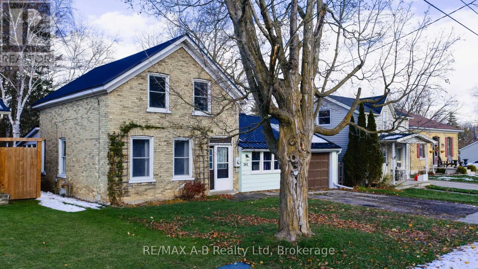 201 JONES STREET W, St. Marys, Ontario