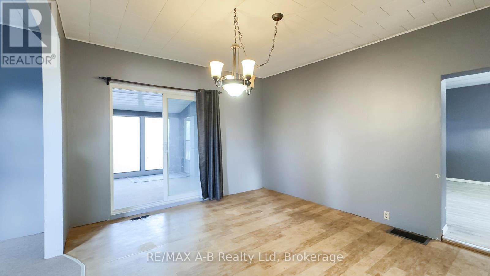 201 Jones Street W, St. Marys, Ontario  N4X 1A1 - Photo 10 - X12543716