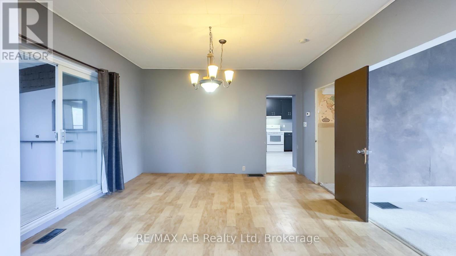 201 Jones Street W, St. Marys, Ontario  N4X 1A1 - Photo 11 - X12543716