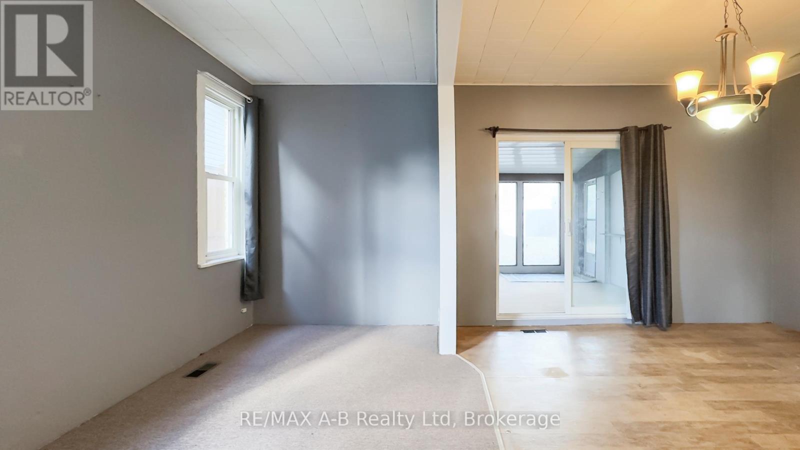 201 Jones Street W, St. Marys, Ontario  N4X 1A1 - Photo 12 - X12543716