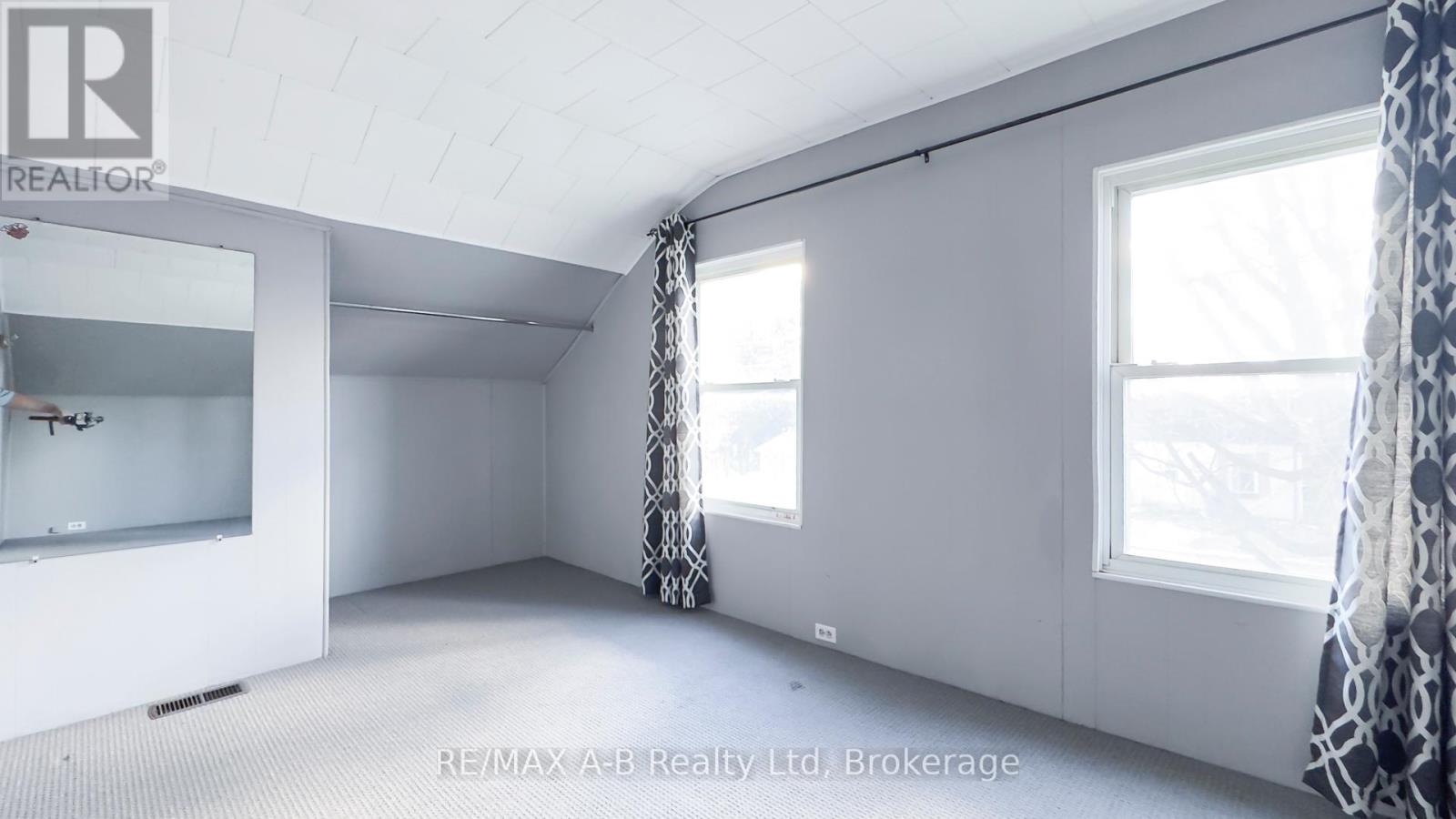 201 Jones Street W, St. Marys, Ontario  N4X 1A1 - Photo 20 - X12543716