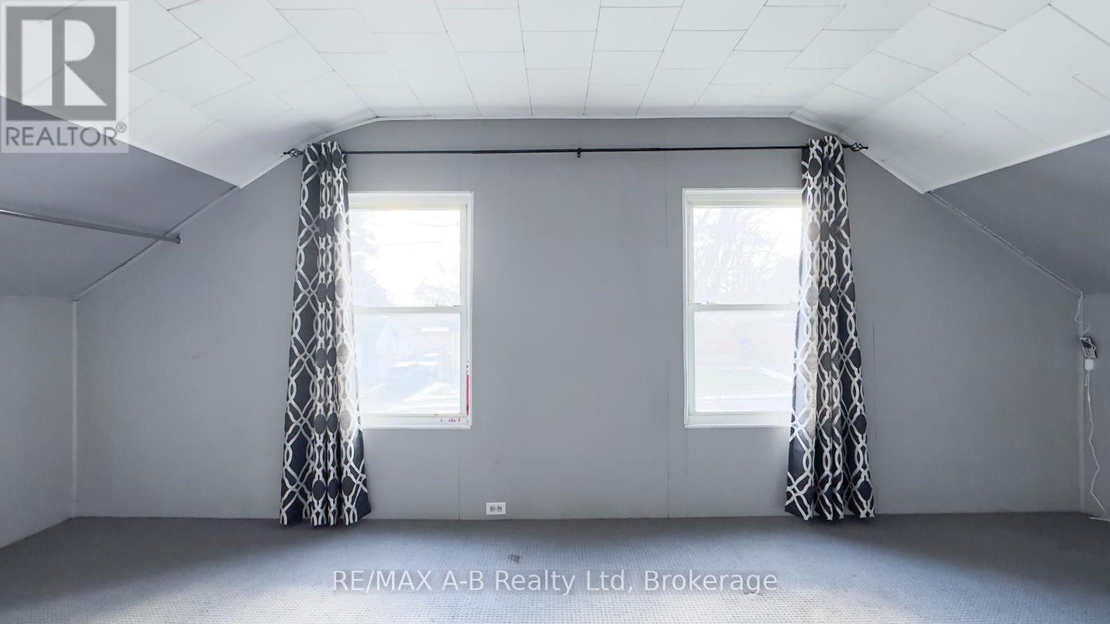 201 Jones Street W, St. Marys, Ontario  N4X 1A1 - Photo 21 - X12543716