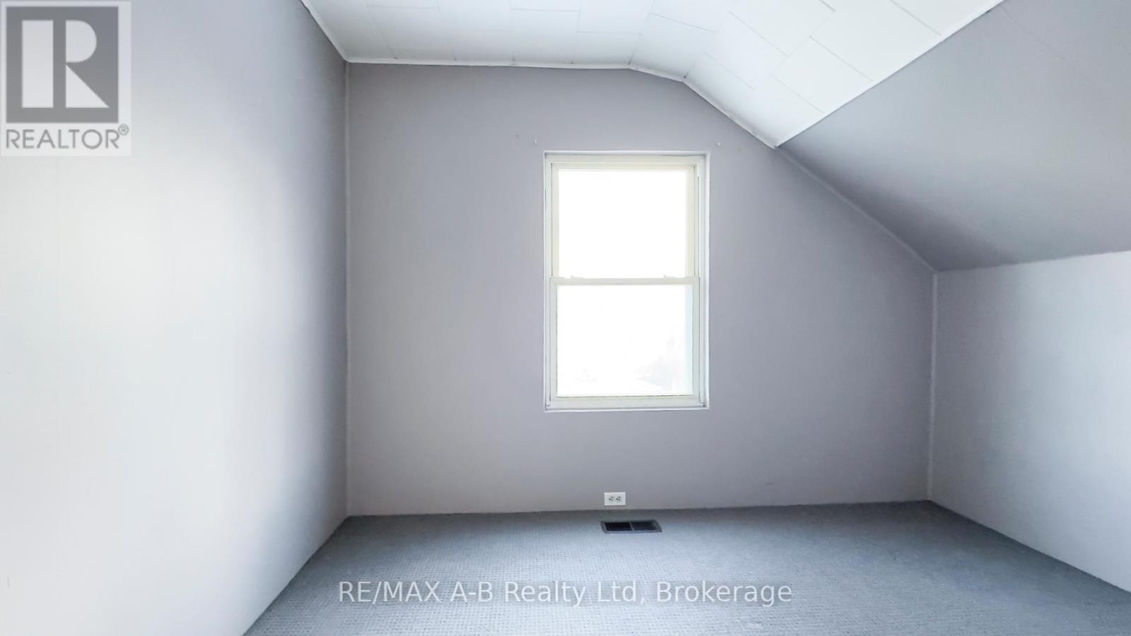 201 Jones Street W, St. Marys, Ontario  N4X 1A1 - Photo 22 - X12543716