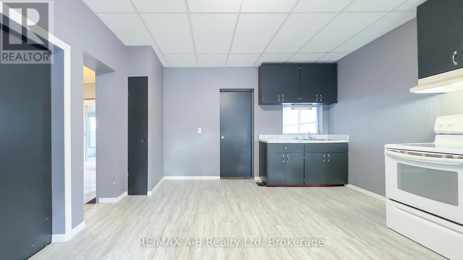 201 Jones Street W, St. Marys, Ontario  N4X 1A1 - Photo 5 - X12543716