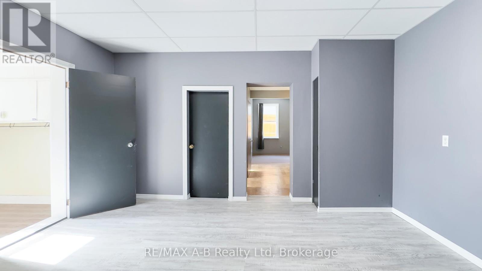 201 Jones Street W, St. Marys, Ontario  N4X 1A1 - Photo 8 - X12543716