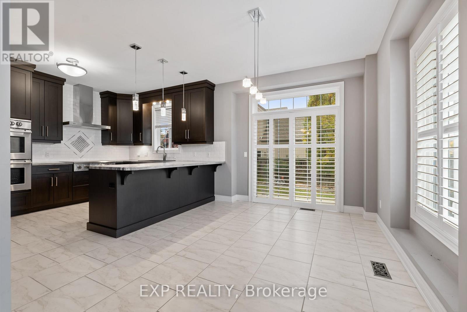 407 Barrington Court, Fort Erie, Ontario L0S 1N0 - Photo 12 - X12540354