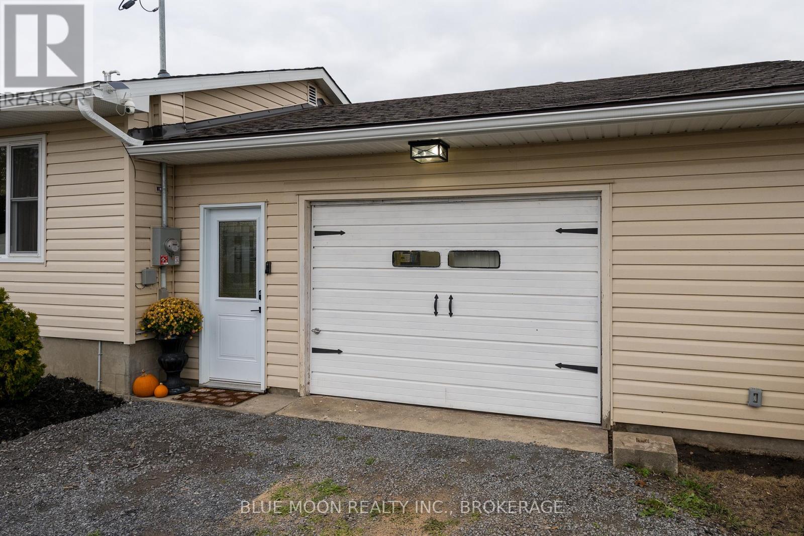 601 Millhaven Road, Loyalist, Ontario  K0H 2H0 - Photo 22 - X12520684