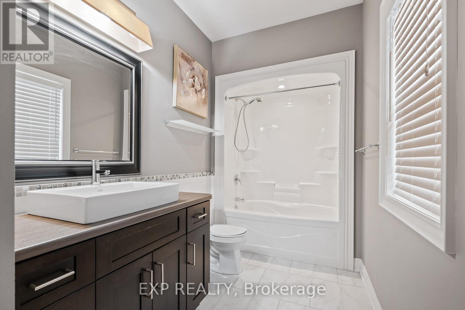 407 Barrington Court, Fort Erie, Ontario L0S 1N0 - Photo 25 - X12540354