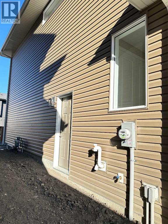 269 Waterford Way, Chestermere, Alberta  T1X 2Z9 - Photo 2 - A2267552