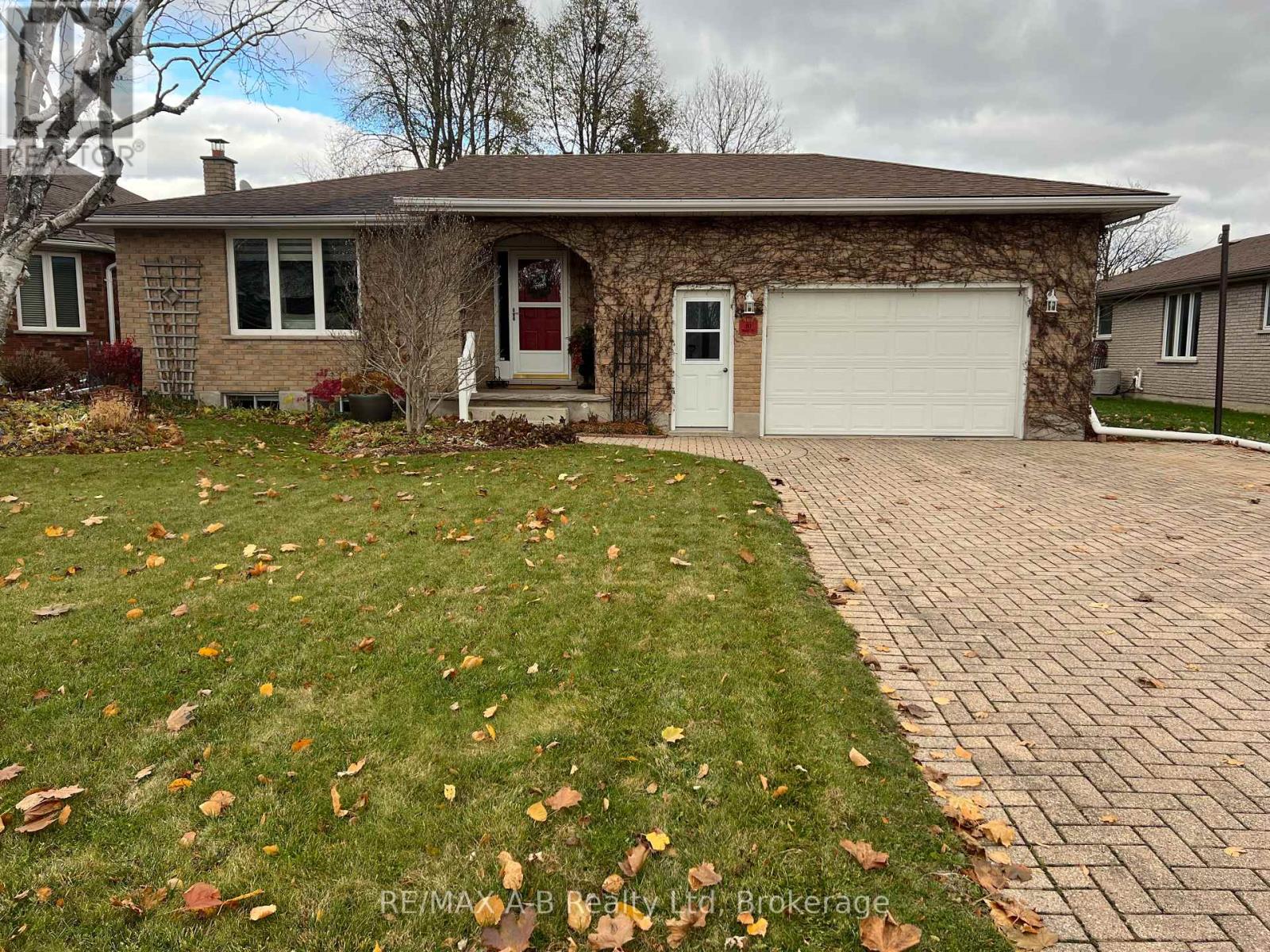 80 QUEEN STREET, East Zorra-Tavistock, Ontario