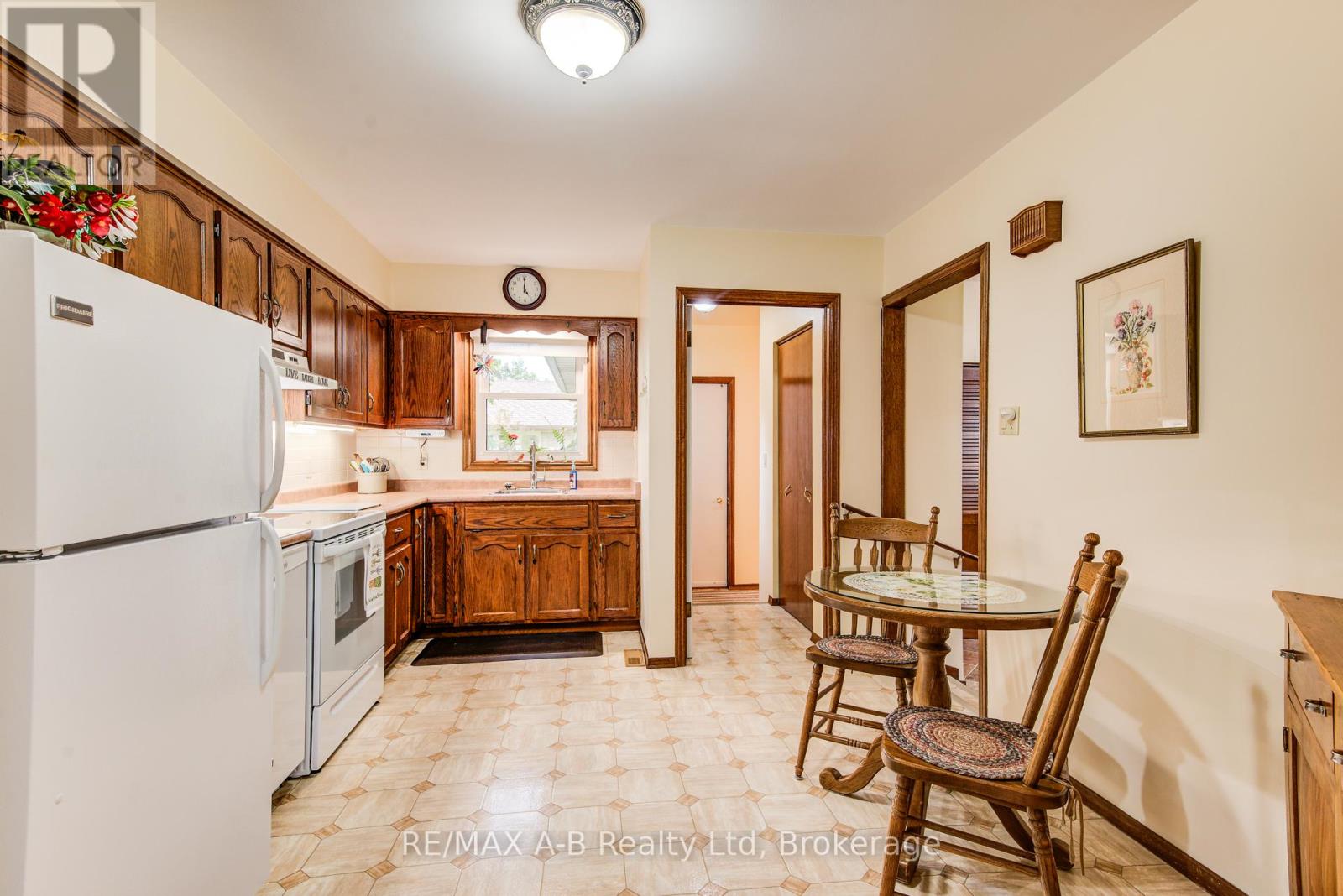 80 Queen Street, East Zorra-Tavistock, Ontario  N0B 2R0 - Photo 15 - X12373567