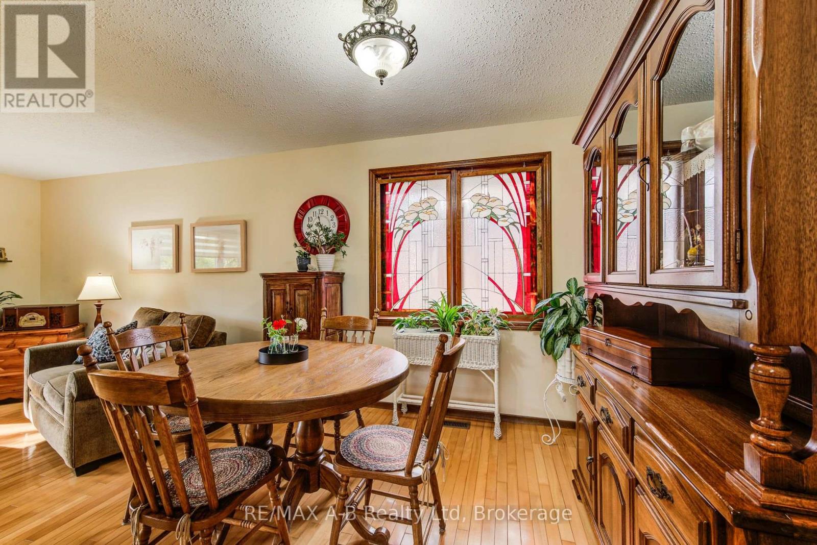 80 Queen Street, East Zorra-Tavistock, Ontario  N0B 2R0 - Photo 13 - X12373567