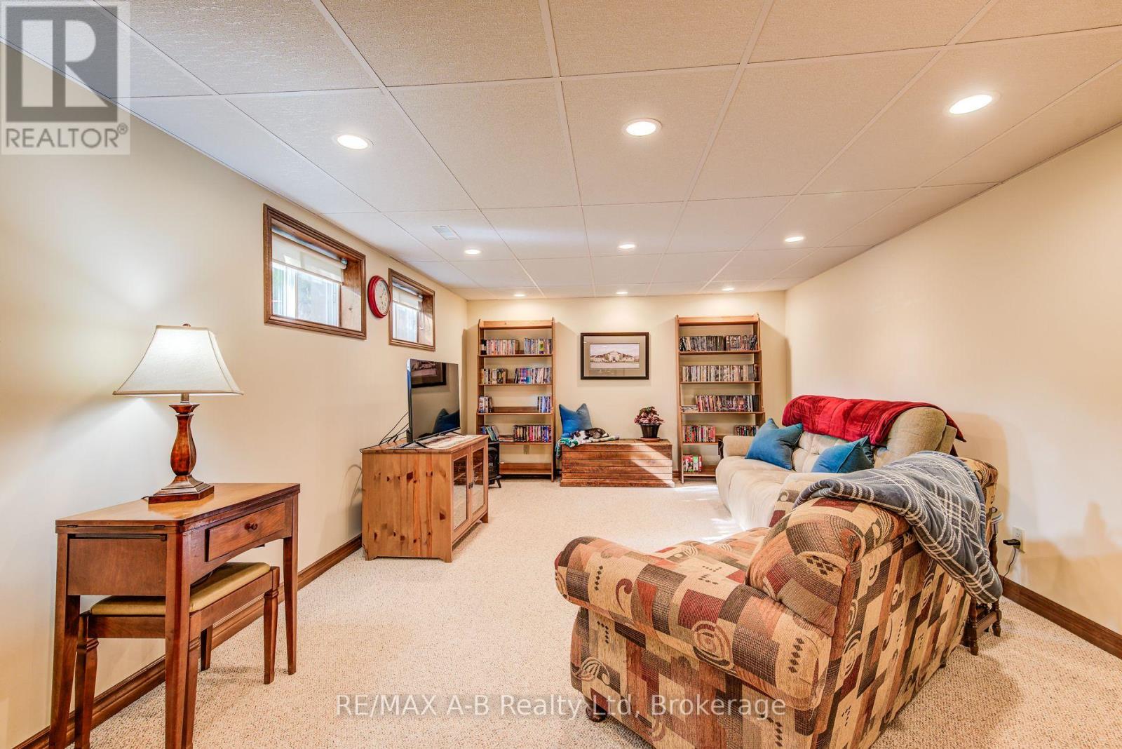 80 Queen Street, East Zorra-Tavistock, Ontario  N0B 2R0 - Photo 28 - X12373567