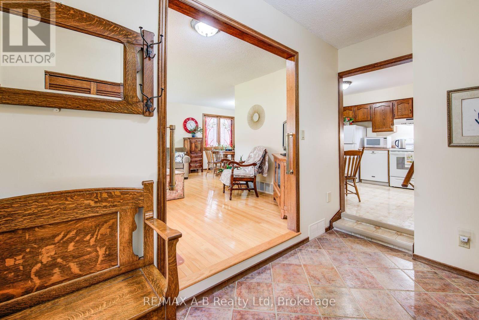 80 Queen Street, East Zorra-Tavistock, Ontario  N0B 2R0 - Photo 6 - X12373567