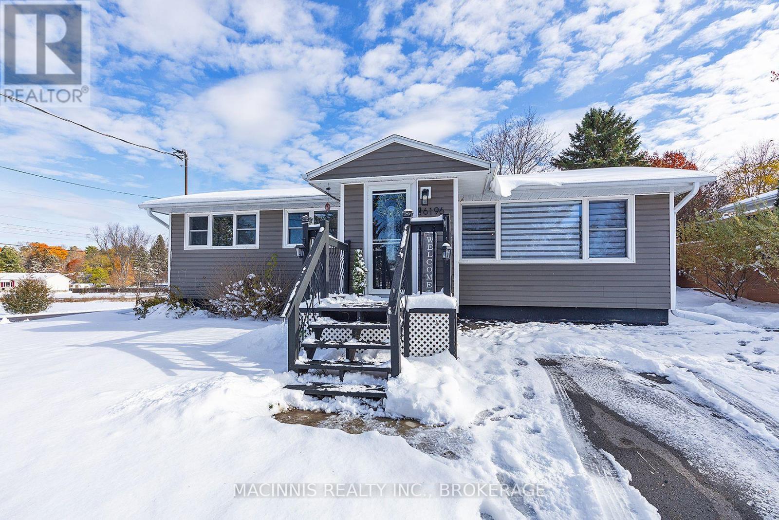 6196 Lakeview Drive, Frontenac, Ontario K0H 2W0 - Photo 5 - X12543752