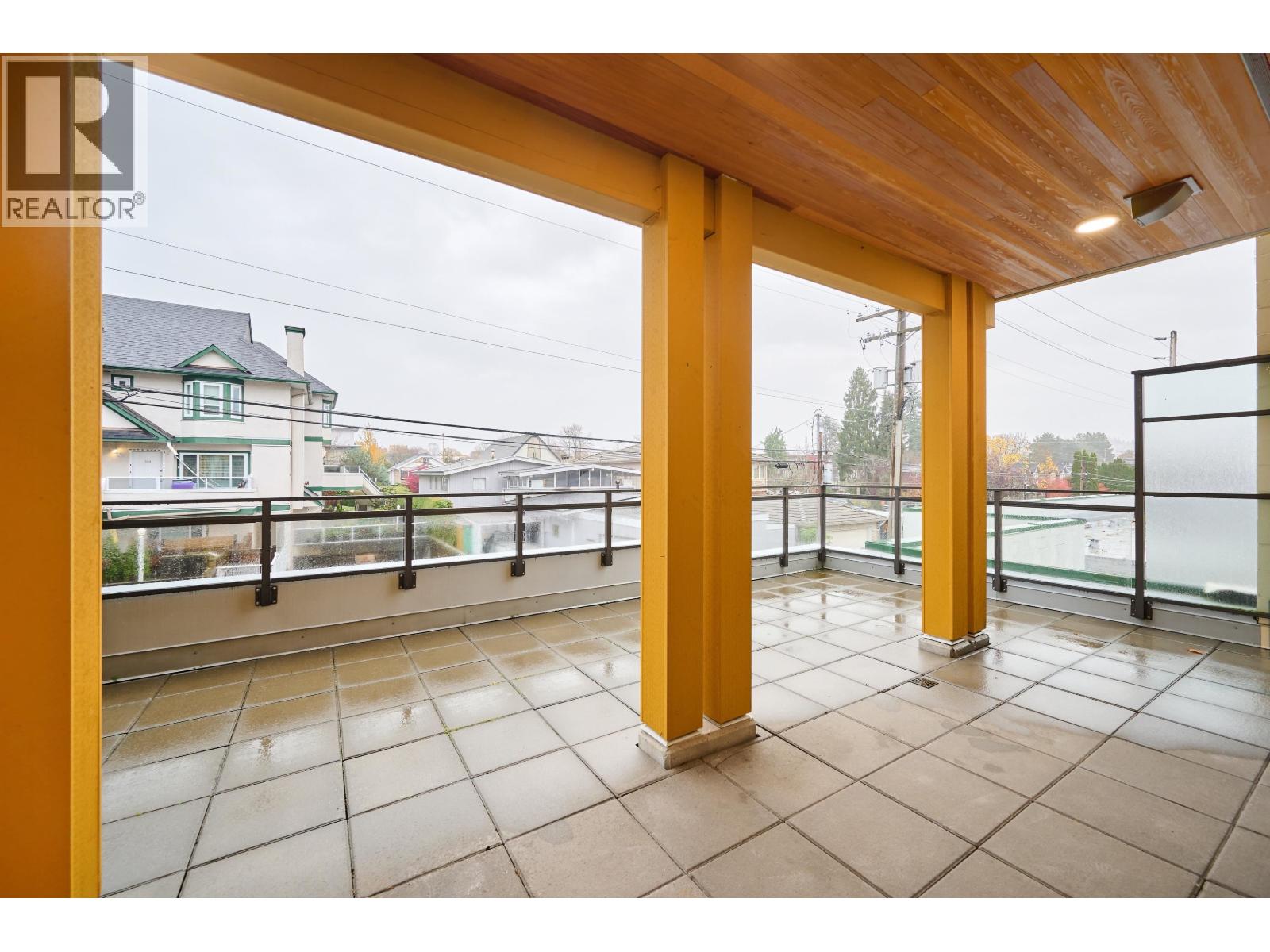 205 3971 Hastings Street, Burnaby, British Columbia  V5C 2H8 - Photo 4 - R3067278