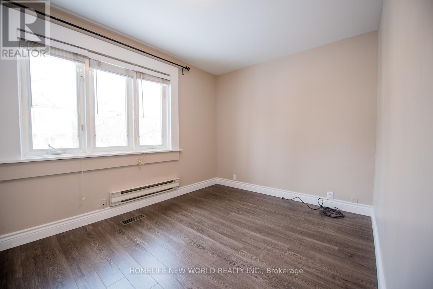 2 - 258 Kenilworth Avenue, Toronto, Ontario  M4L 3S8 - Photo 8 - E12542594
