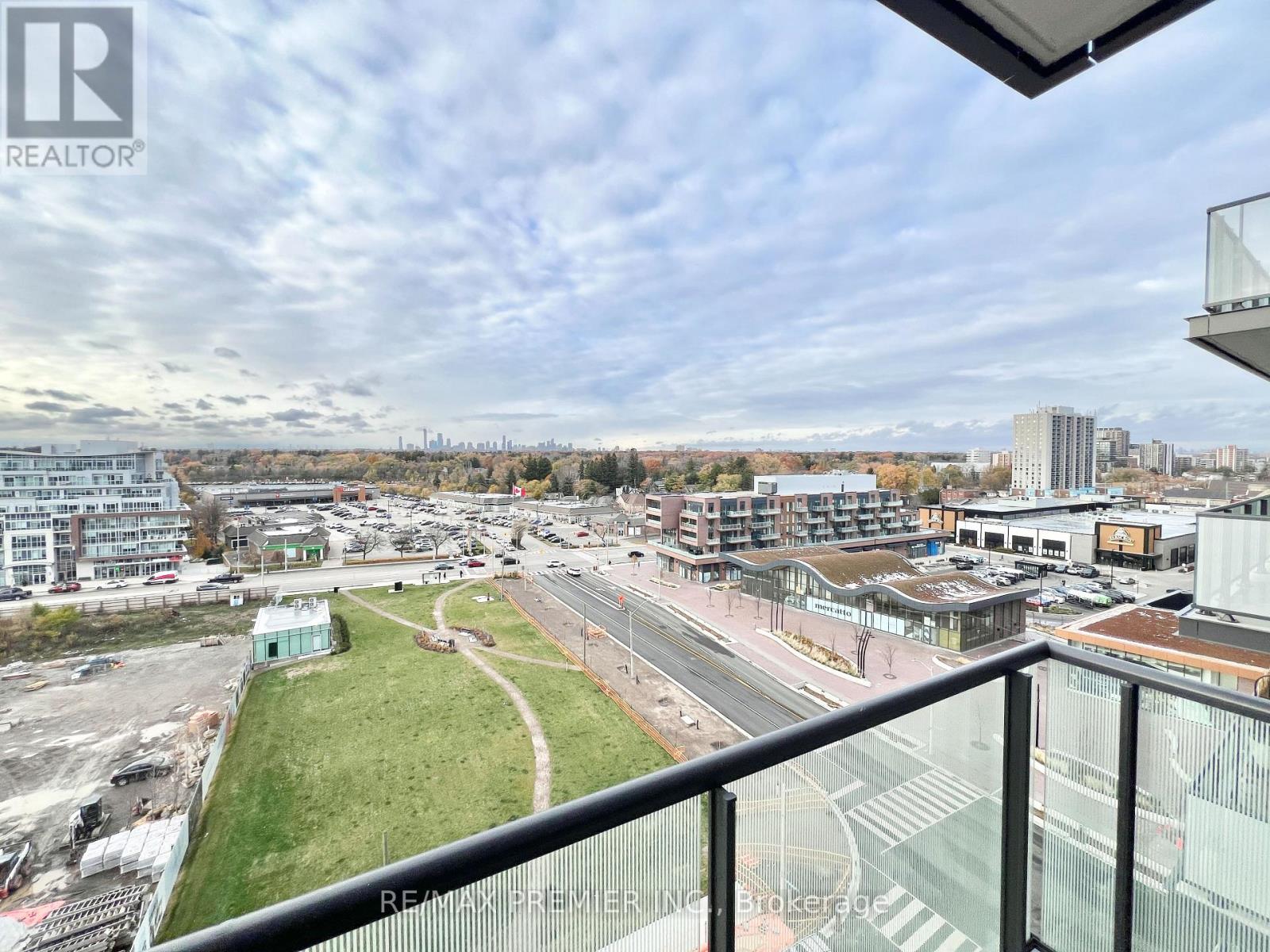 251 Masonry Way, Mississauga, Ontario  L5H 0B2 - Photo 12 - W12543718