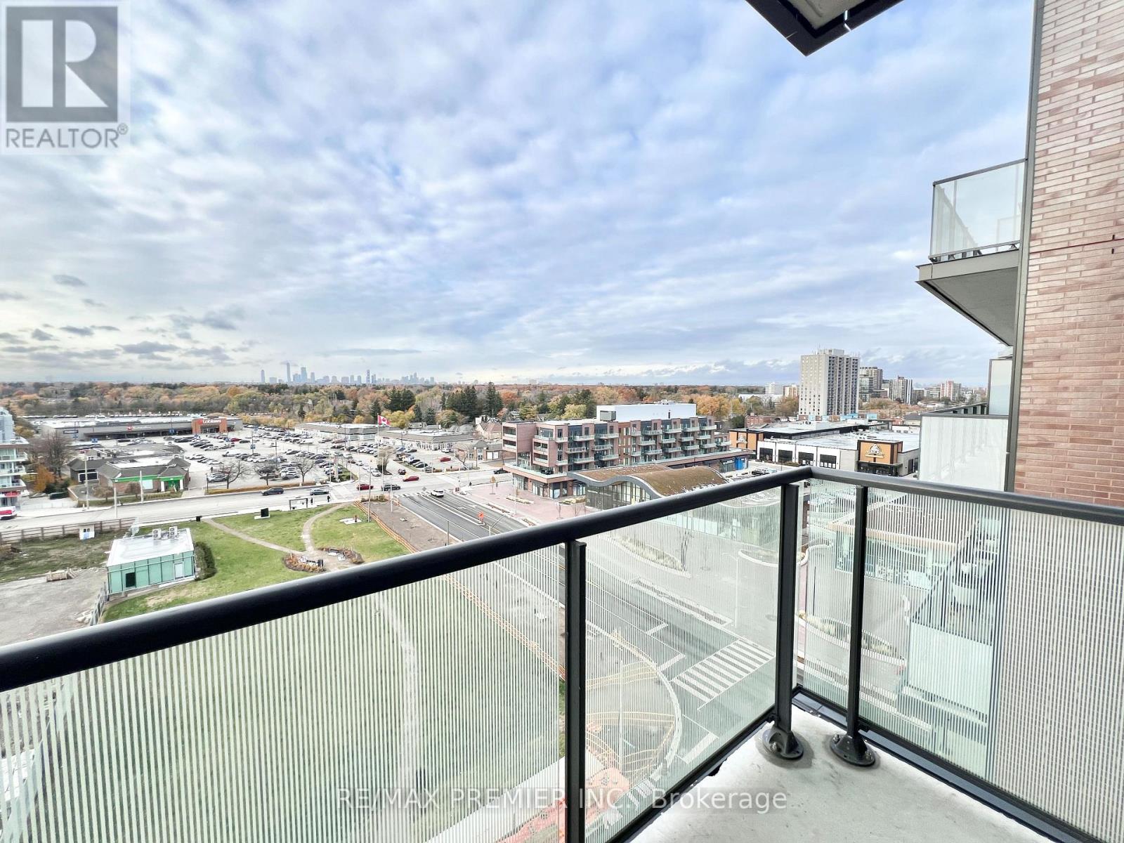 251 Masonry Way, Mississauga, Ontario  L5H 0B2 - Photo 13 - W12543718